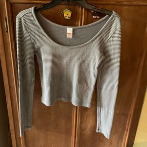 Long sleeve crop top